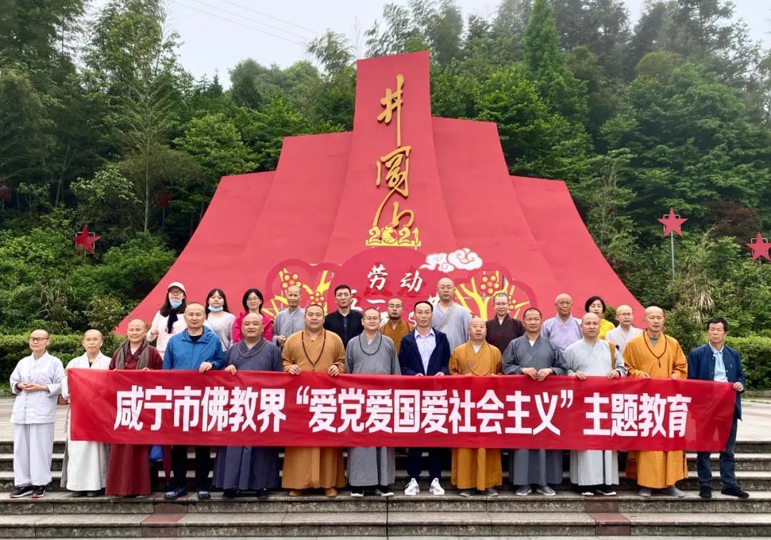 小S两女打扮性感为大女庆生！12岁妹妹穿露肩装